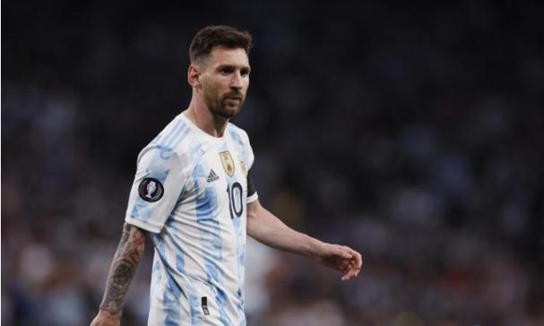 夫妻驾车途中起争执 丈夫持水果刀指向妻子意外刺中致其死亡